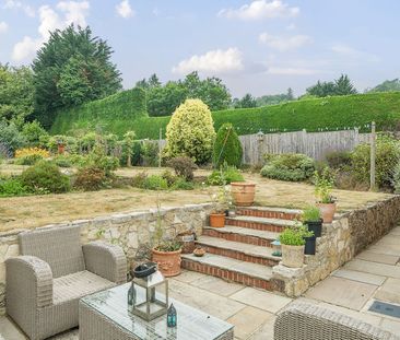 Sandhills Wormley, Godalming - 3 bedrooms Property for lettings - S... - Photo 1