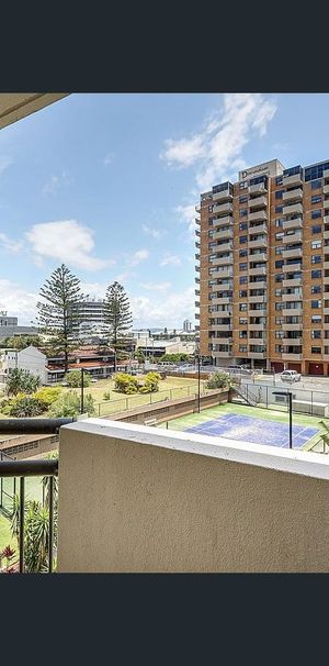 Fantastic Location in the heart of Surfers Paradise - Photo 1