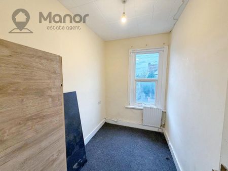 3 bedroom flat to rent - Photo 3