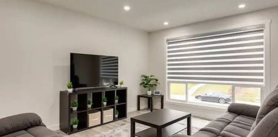 3 BHK House for Rent - Photo 2