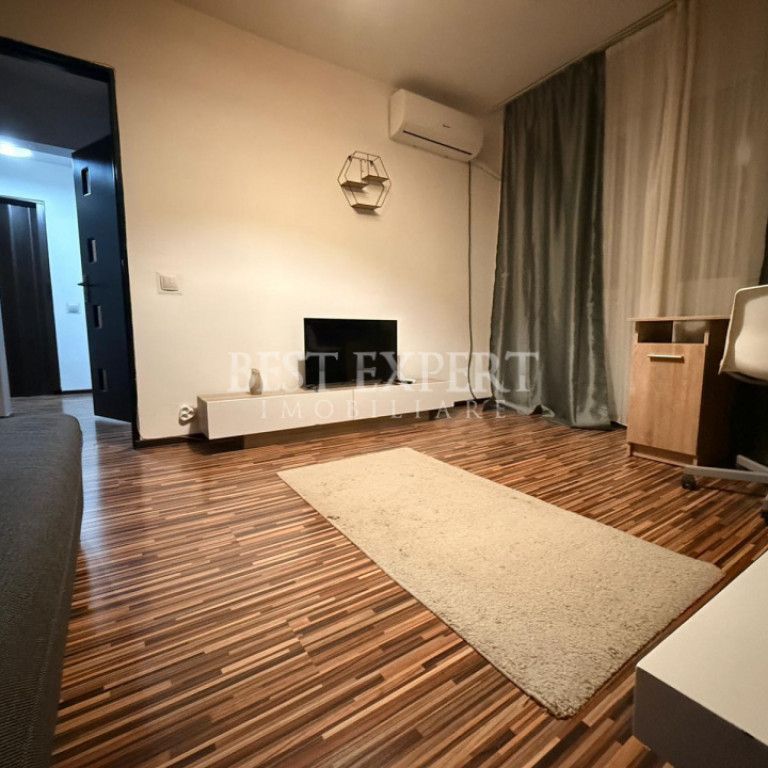 Garsoniera Trapezului Metrou 1 Decembrie - Fotografie 1