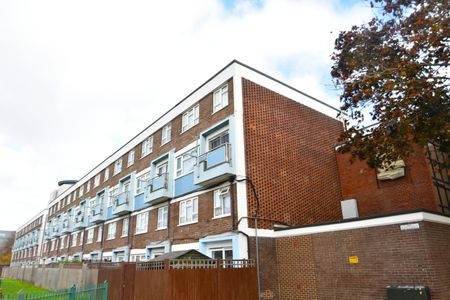 3 bedroom apartment to rent - Photo 2