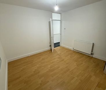 3 Bed Semi-Detached House, Marner Crescent, CV6 - Photo 4