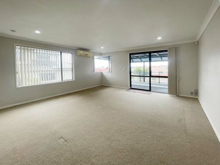 4 Bedroom family home in Totara Heights - Photo 4