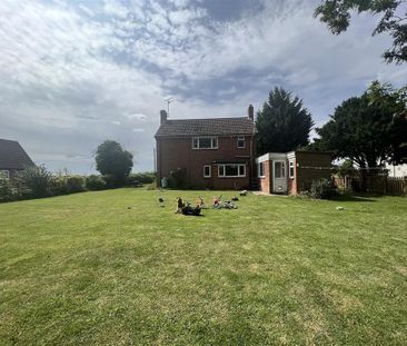 3 bedroom detached house to rent - Photo 3