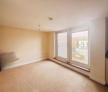 Cardiff Bay, CF11 - Photo 2