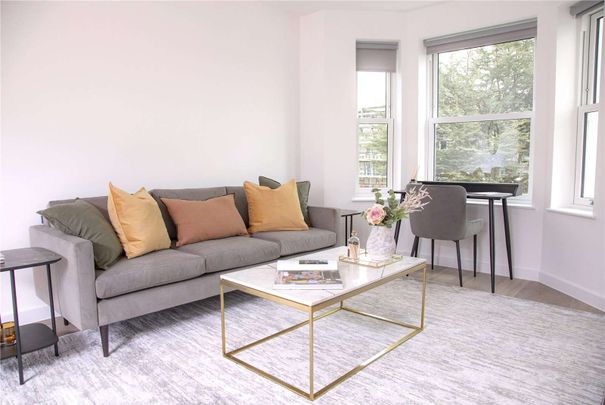 A one bedroom newly built apartment located in the centre of Farnham - Photo 1