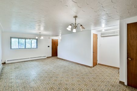 Appartement à louer - Montréal (Villeray/Saint-Michel/Parc-Extension) (Saint-Michel) Appartement à louer - Montréal (Villeray/Saint-Michel/Parc-Extension) (Saint-Michel) - Photo 2