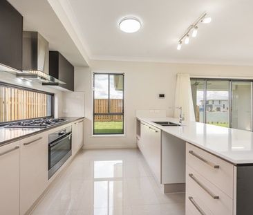Luxurious Family Home! - Photo 1