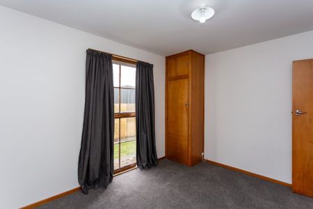 Renovated Tidy 2 bedroom unit – Linwood - Photo 3