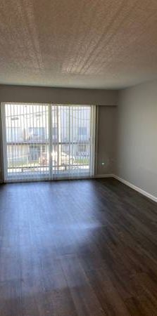 1 Br APARTMENT - GREAT CENTRAL LOCATION - Photo 1