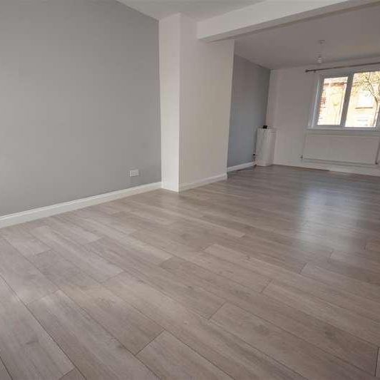 Somerton Avenue, Lowestoft, NR32 - Photo 1