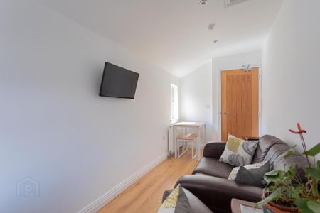 Room 5, 342 Woodstock Road, Belfast, BT6 9DP - Photo 2