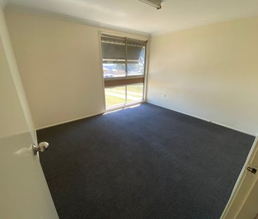 2 BEDROOM UNIT LOCATED OXLEY VALE - Photo 4
