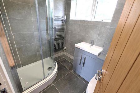 1 bedroom semi-detached house to rent - Photo 2