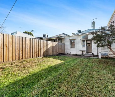 17 Finlay Street, Albert Park. - Photo 1