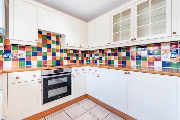 3 bedroom terraced to rent Lime Walk, Henlow, SG16 6DQ - Photo 1