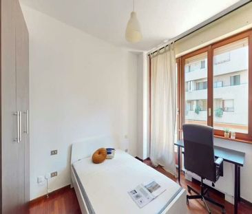 Via Giuseppe Frua, Milan, Lombardy 20146 - Photo 3