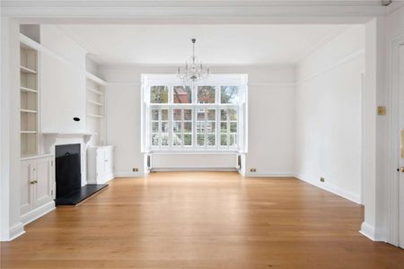 This is a beautifully finished and well proportioned Bedford Park House with a lovely large garden - Photo 4