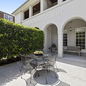 Art Deco Elegance - Photo 2