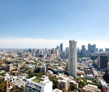 Executive One-Bedroom Apartment with Iconic Views in 'Elan' – Fully... - Photo 2