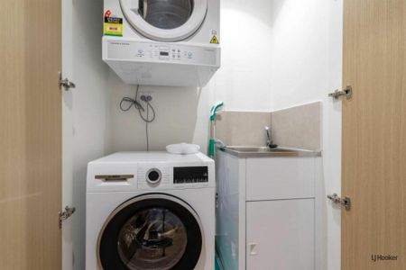 "The Hemingway" - Luxury Ocean View Apartment - Photo 4