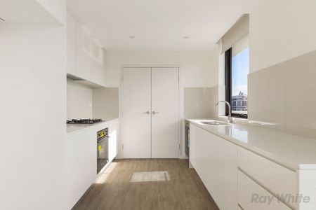 Lifestyle & Location! - Photo 3