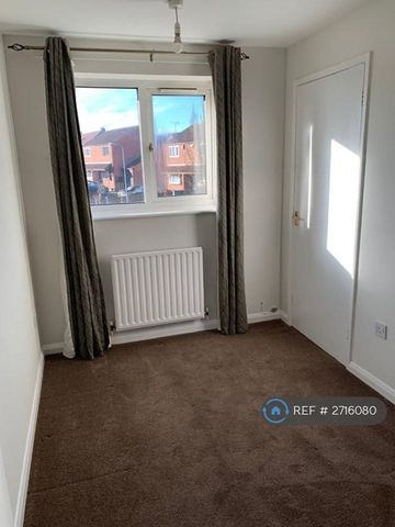 2 bedroom maisonette to rent - Photo 4