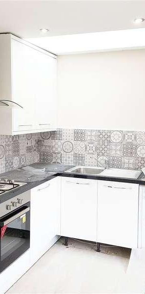 Marketfield Road, Redhill, Surrey, RH1 - Photo 1