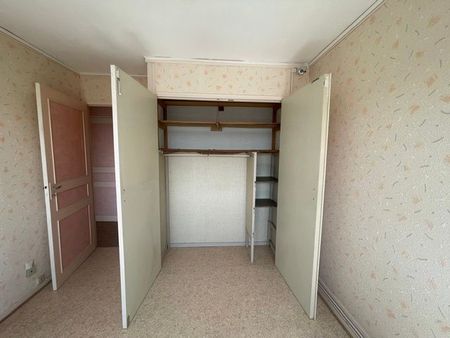 Location Appartement 4 pièces 72m² EU 76260 - Photo 5