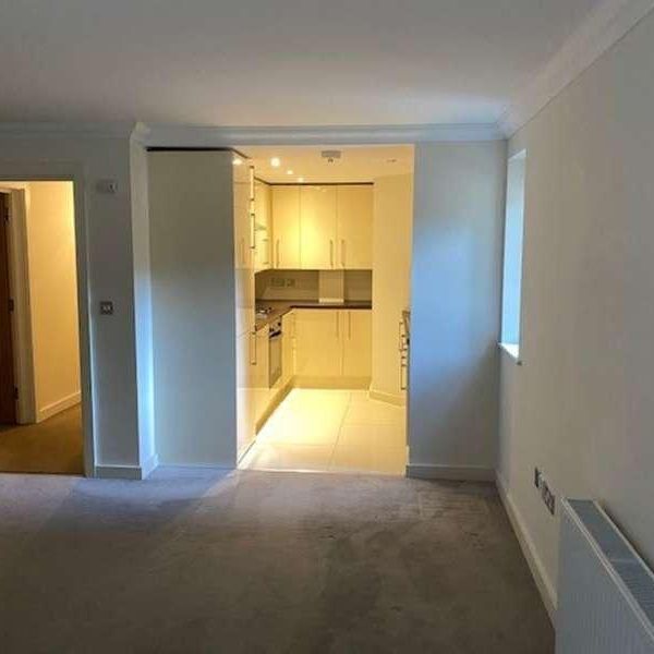 Queens Park Avenue, BH8 - Photo 1