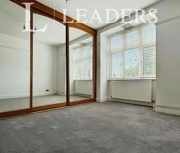 Avondale Court, South Woodford, E18 - Photo 4