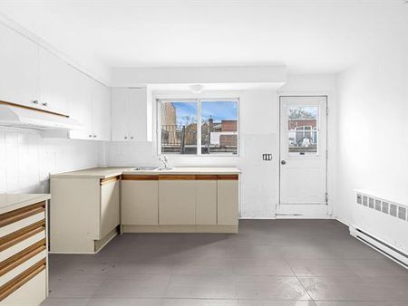 Unit : Entire unit - Photo 2