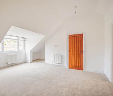 Uphill Drive, Larkhall - Photo 4