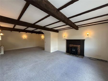3 bedroom semi-detached house to rent - Photo 2