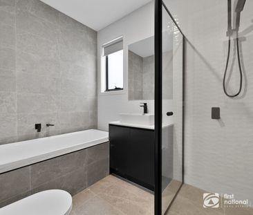 Stylish, Spacious & Ready to Impress in the Heart of Harkness - Photo 5