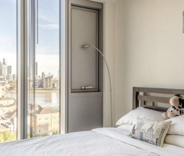 Double room with a view in a spacious 3-bedroom apartment. - Photo 1