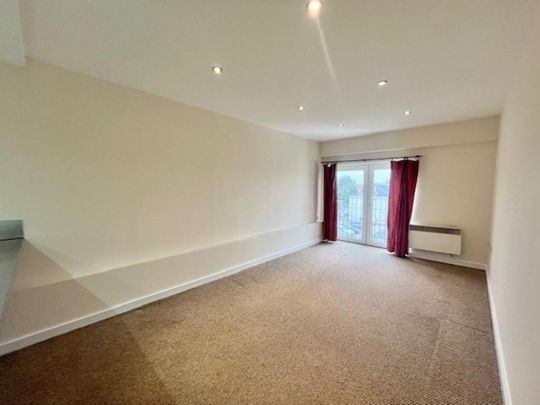 2 bedroom flat to rent - Photo 1