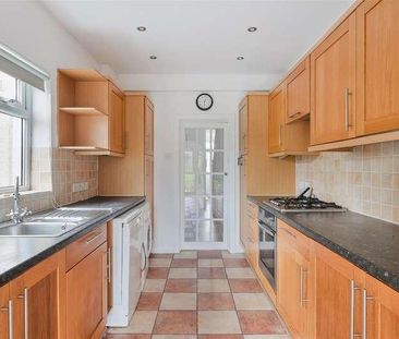 Ferndale Road, Banstead, SM7 - Photo 6