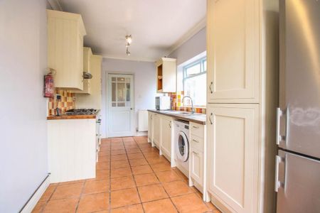 3 bedroom terraced house to rent - Photo 3