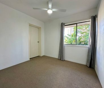 Two bedroom unit - Surfers Paradise - Photo 4