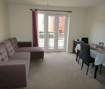 2 bed Apartment - To Let - Photo 5
