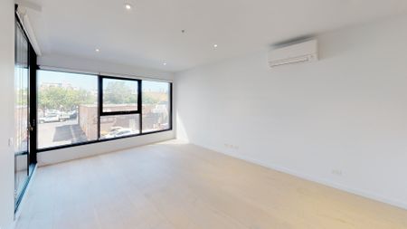 Chic Living in a Prime Location - Photo 3