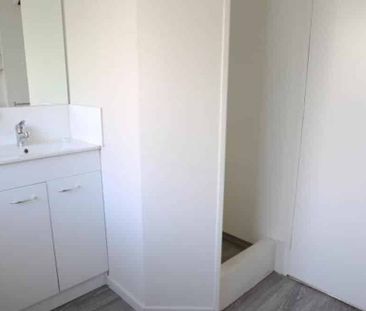 2 Bedroom - Newly Renovated - Riccarton - Photo 3