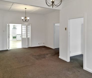 3 Bdrm/2 bthrm - Renovated - Photo 4