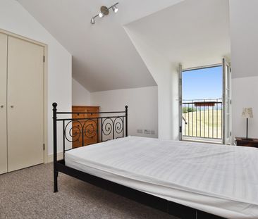 Beaumont Drive, Worcester Park - Photo 2