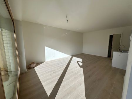 Prachtig nieuwbouwappartement met 2 slk, 2 terrassen en parking - Photo 2