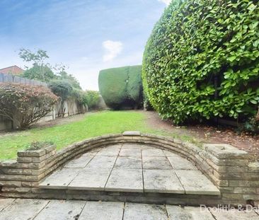 2 bedroom semi-detached house to rent - Photo 5