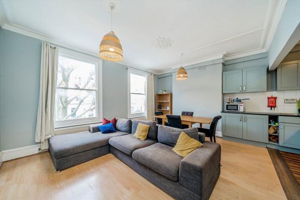 4 bedroom flat to rent - Photo 1