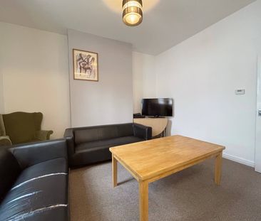 3 Bedroom | 8 Looe Street, PL4 0DY - Photo 3